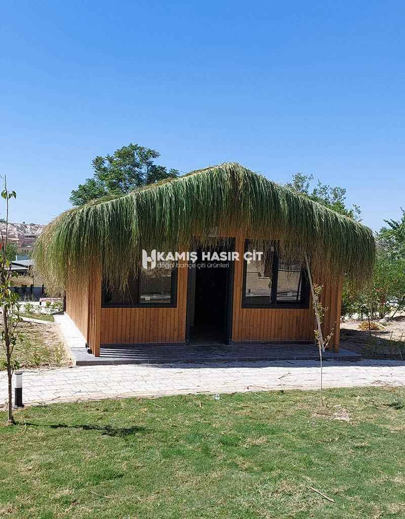 Saçaklı Hasır Çatı