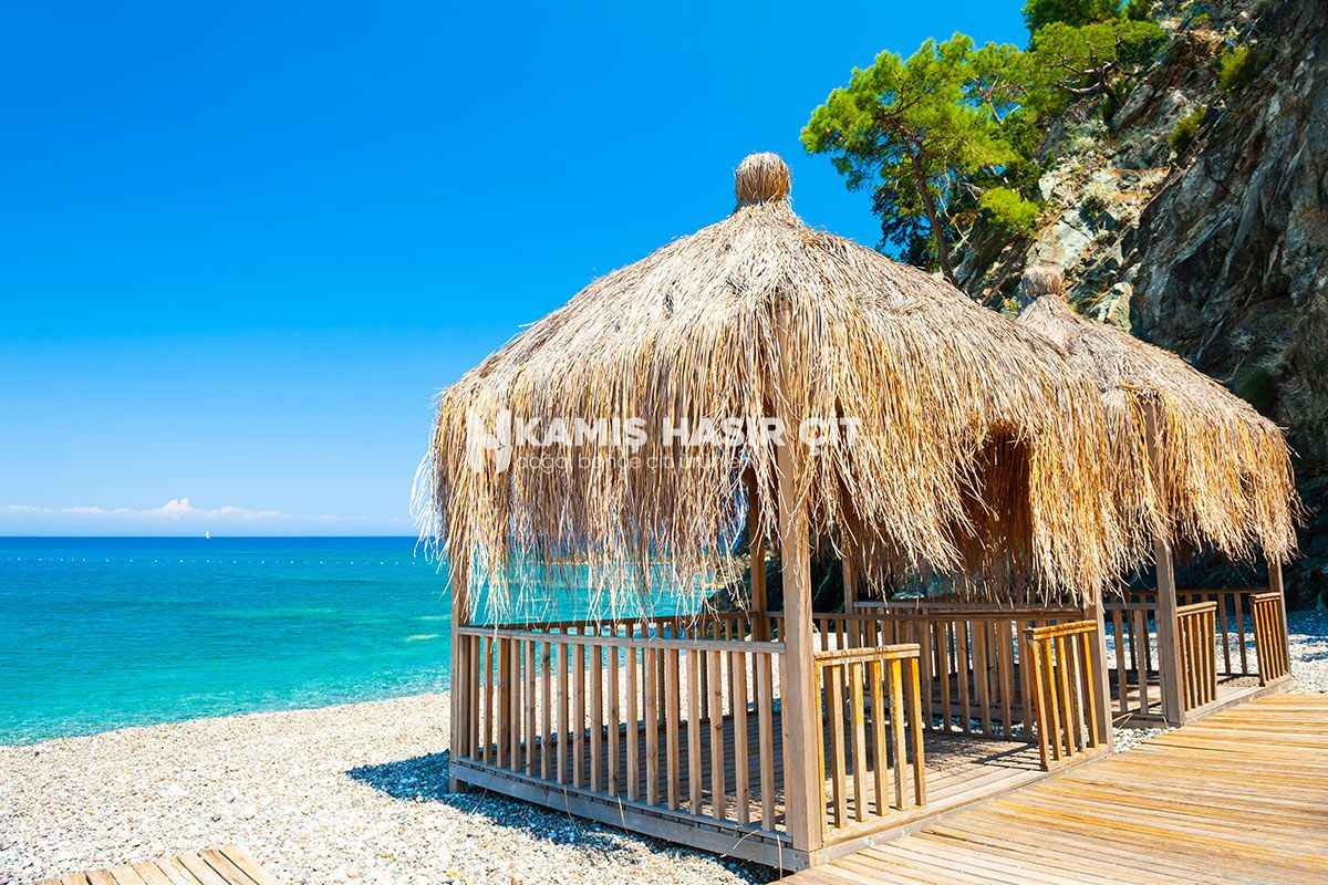 Saçaklı Hasır Çatı