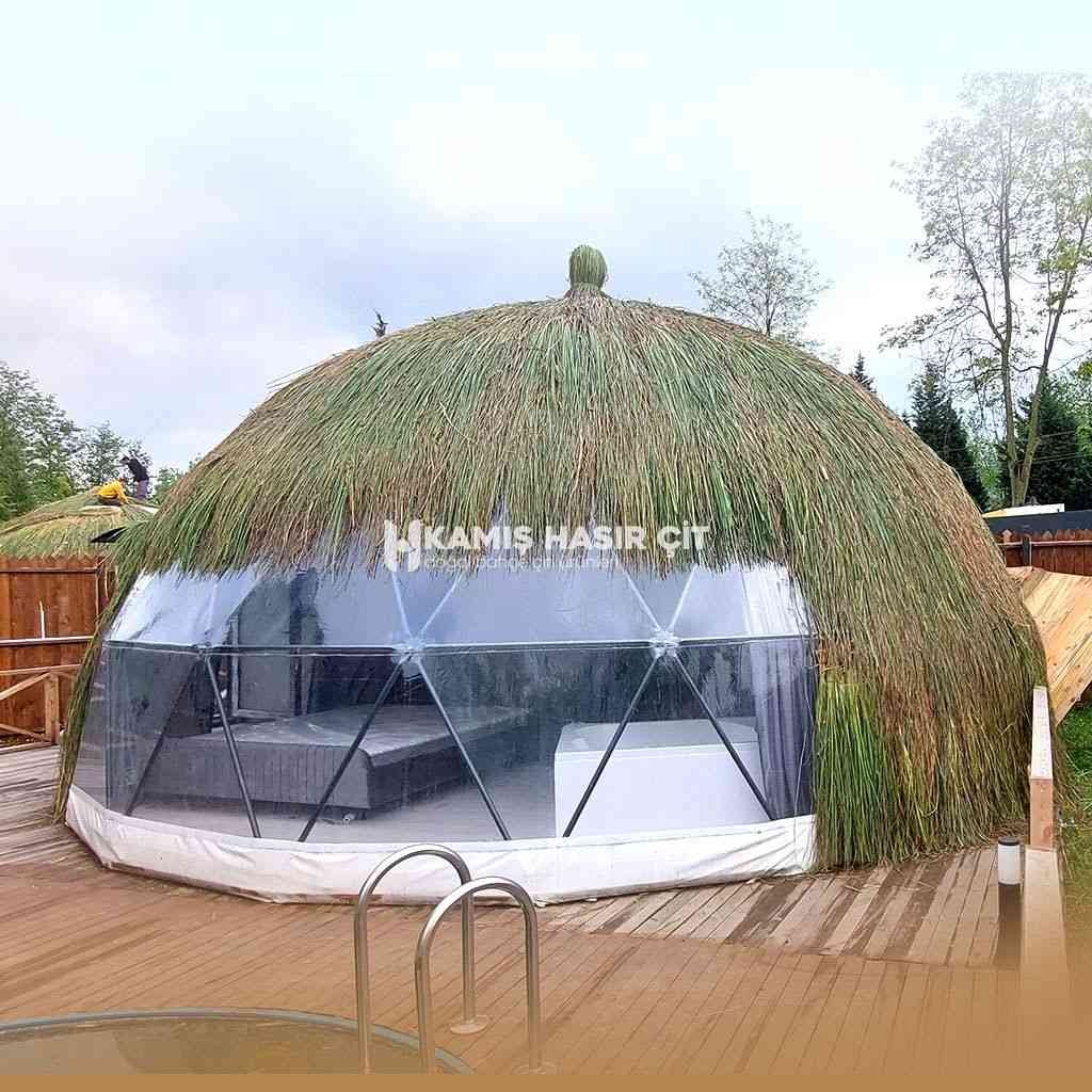 Hasır Dekorasyon Otel Dekorasyonu: Saz Çatı, Hasır Şemsiye, Bambu Çit ve Kargı Çatılarla Doğal ve Şık Mekanlar