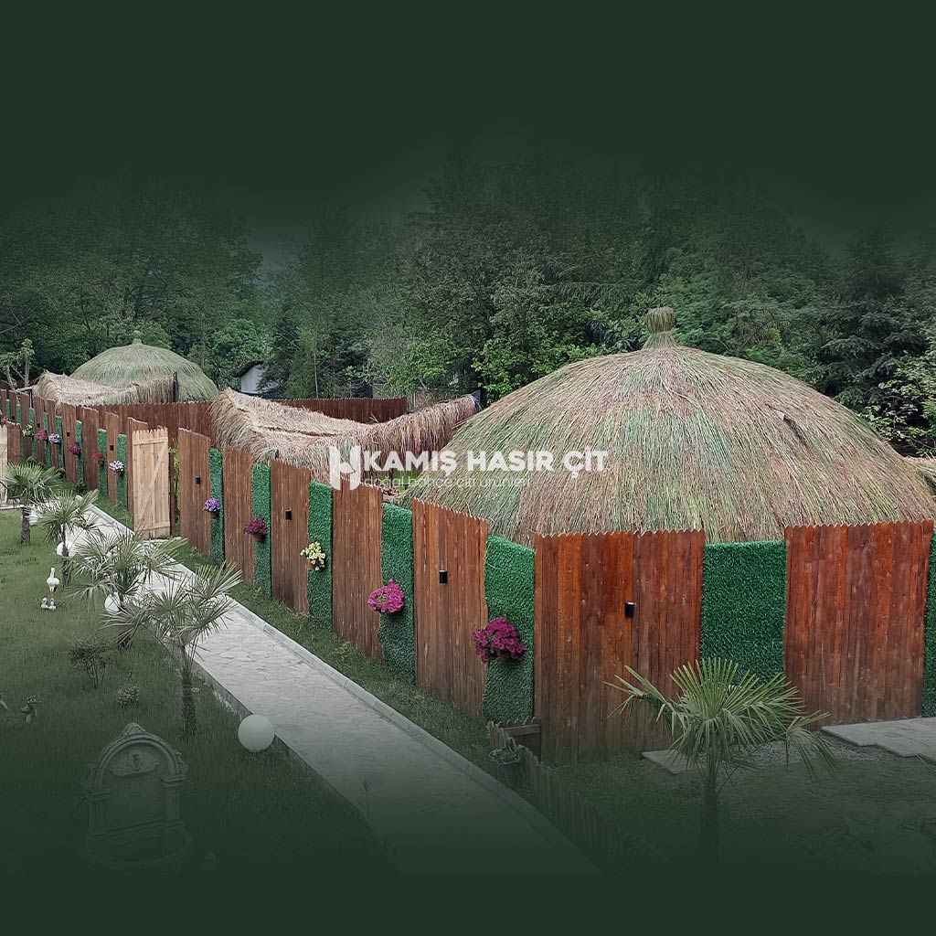 Hasır Dekorasyon Otel Dekorasyonu: Saz Çatı, Hasır Şemsiye, Bambu Çit ve Kargı Çatılarla Doğal ve Şık Mekanlar