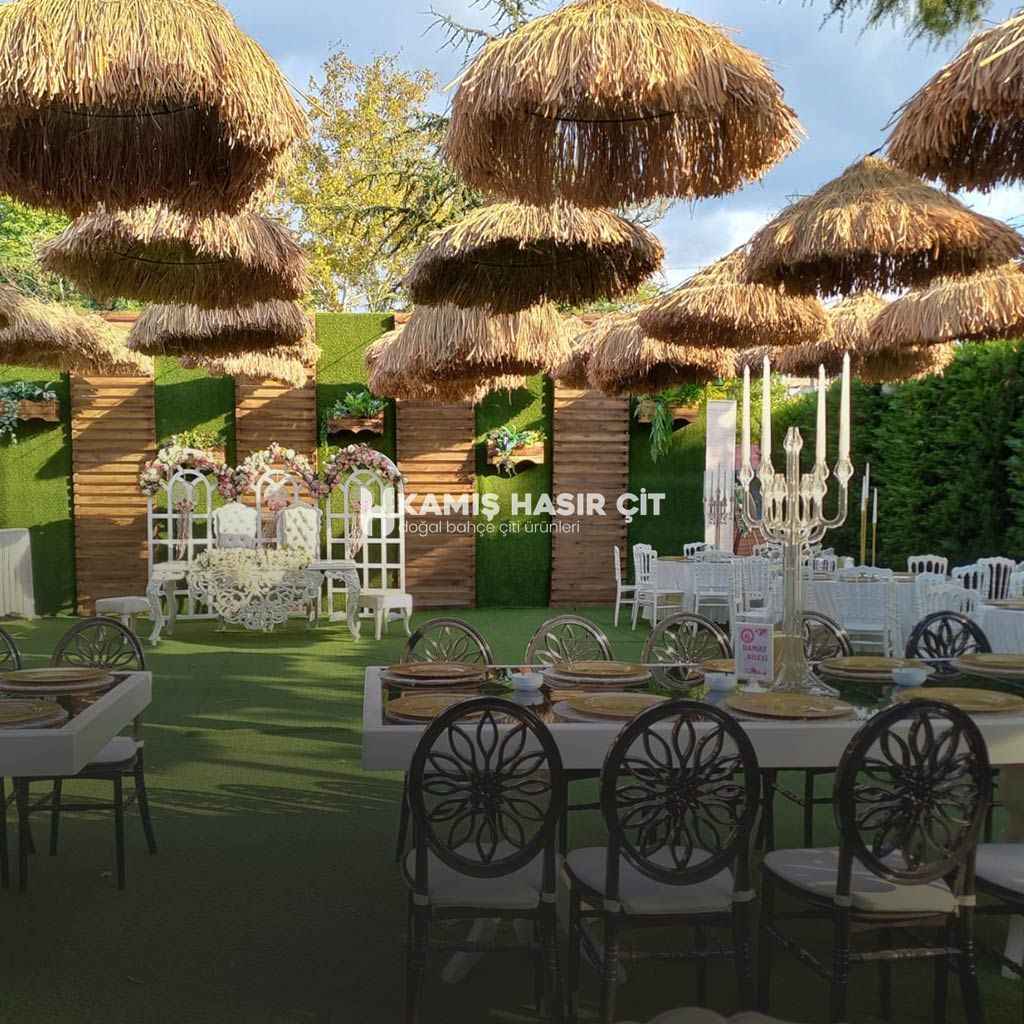 Hasır Dekorasyon Otel Dekorasyonu: Saz Çatı, Hasır Şemsiye, Bambu Çit ve Kargı Çatılarla Doğal ve Şık Mekanlar