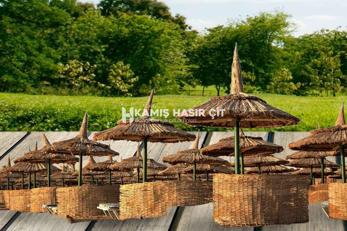 Bahçe Dekorasyon Önerileri: Saz Çatı, Hasır Şemsiye, Bambu Çit ve Kargı Çatılarla Doğal ve Şık Mekanlar